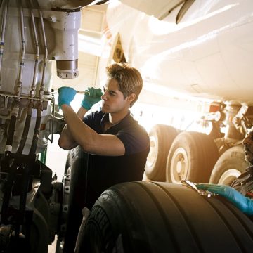 Emirates welcomes UAE nationals to join its Aircraft Maintenance Engineer License