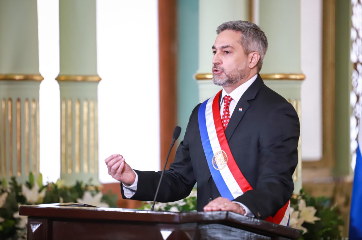 President of Paraguay receives UAE FM to discuss climate action