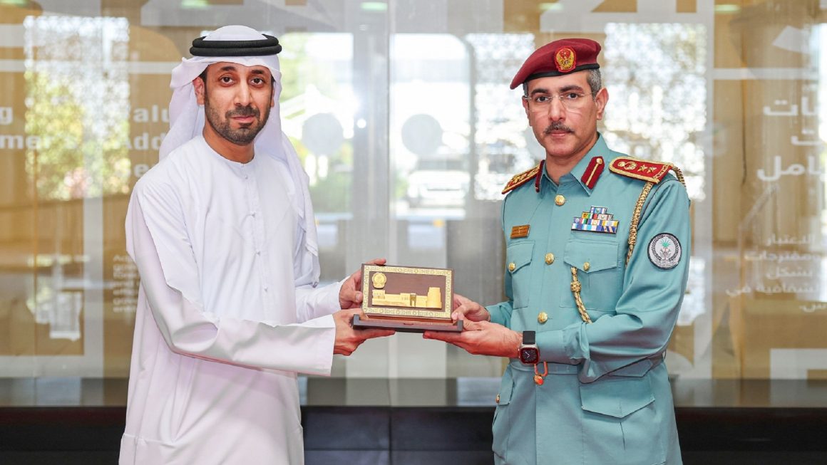 Sharjah Police Boosts Collaboration with Economic Development