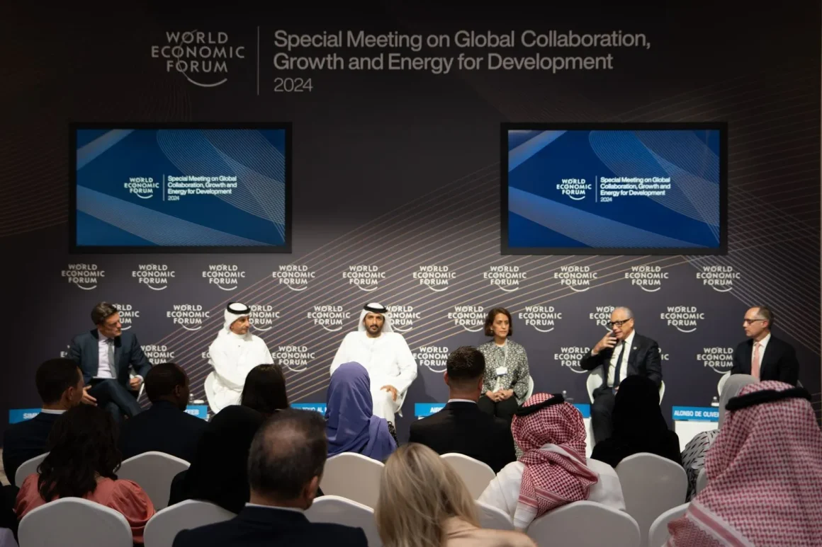 Bin Touq leads UAE delegation participating in WEF Special Meeting in Riyadh