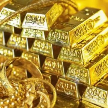 Gold loses $8 in spot transactions