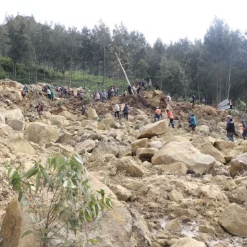 More than 2,000 buried alive in Papua New Guinea landslide