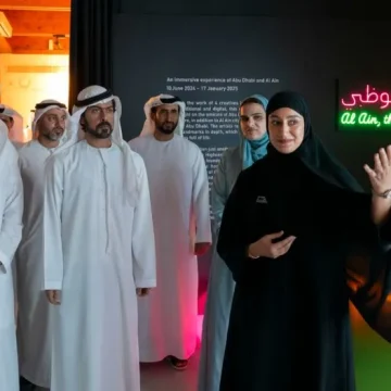 Khalifa bin Tahnoon bin Mohammed visits Traditional Handicrafts Festival