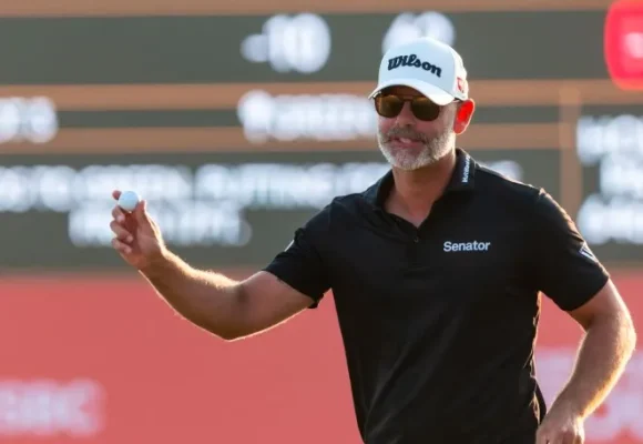 Waring holds on to Abu Dhabi HSBC Championship lead