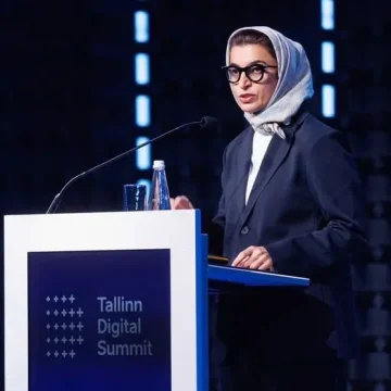 Noura Al Kaabi delivers keynote speech at Tallinn Digital Summit, showcasing UAE’s leadership in emerging technologies